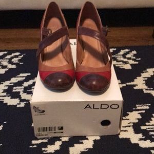 Trim color Mary Jane pumps